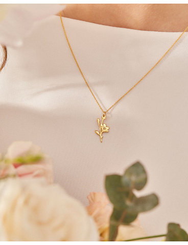 gold-plated necklace with flower